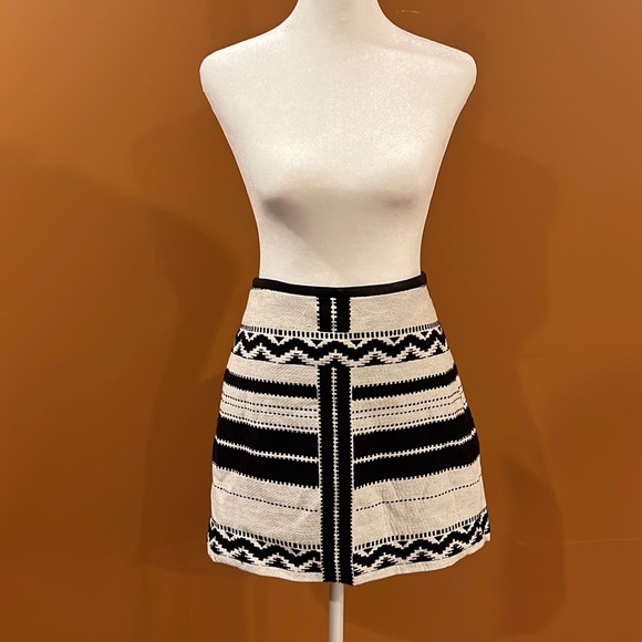 MADEWELL BLACK AND WHITE PRINTED SKIRT SIZE 4 - Picture 2 of 4